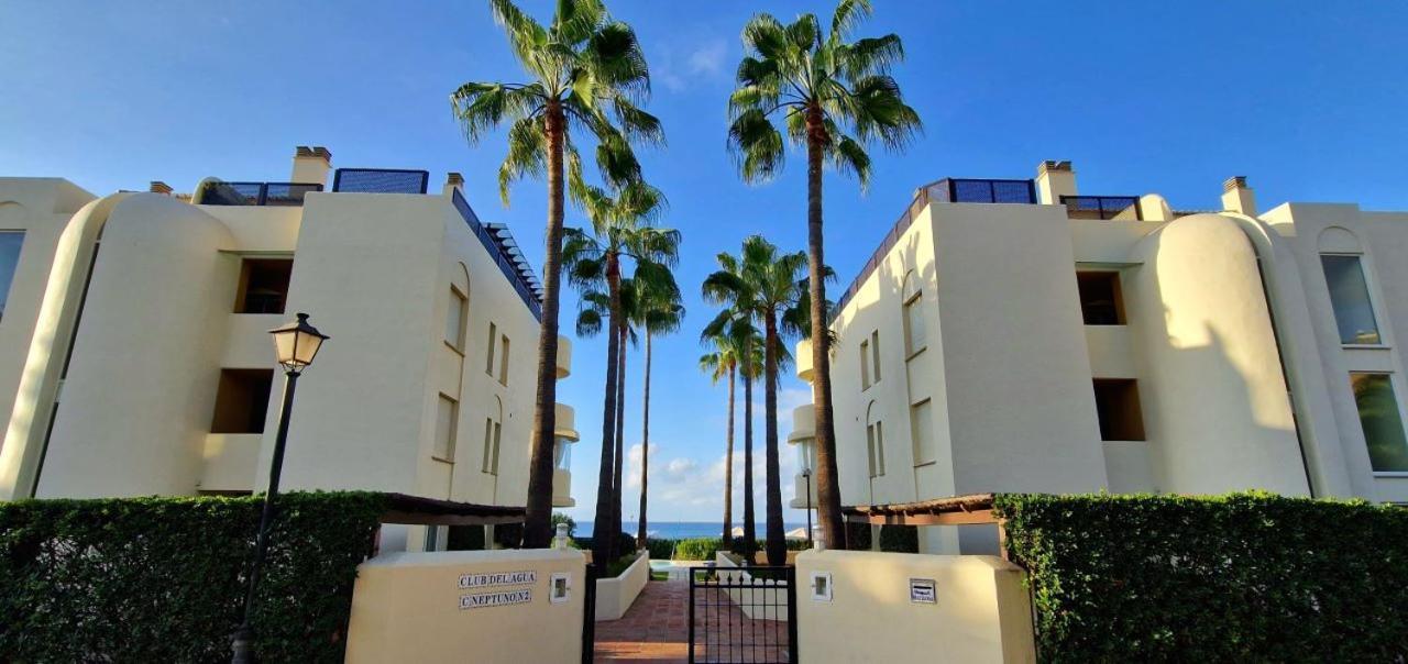 Beachfront Neptuno I, Complex,Views,Pool,Garden, Elviria Marbella Luaran gambar