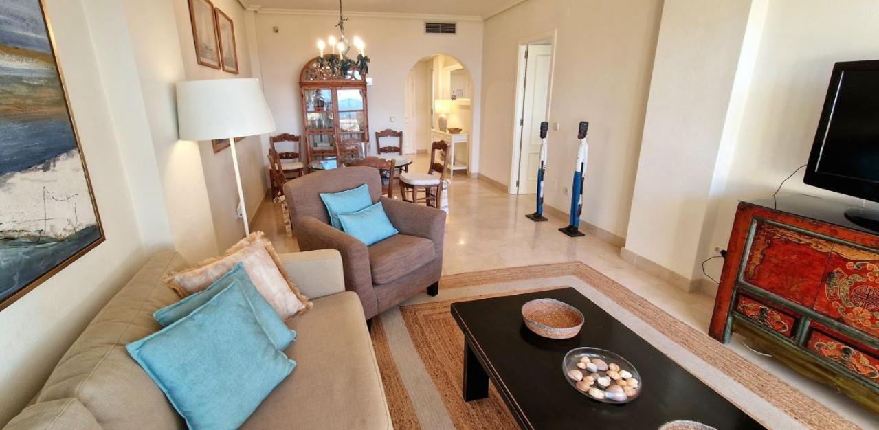 Beachfront Neptuno I, Complex,Views,Pool,Garden, Elviria Marbella Luaran gambar
