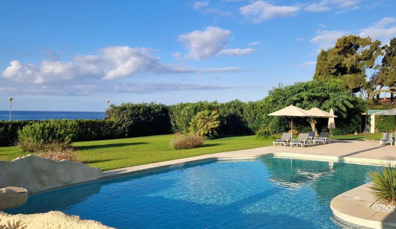 Beachfront Neptuno I, Complex,Views,Pool,Garden, Elviria Marbella Luaran gambar