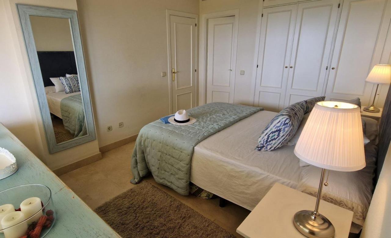 Beachfront Neptuno I, Complex,Views,Pool,Garden, Elviria Marbella Luaran gambar