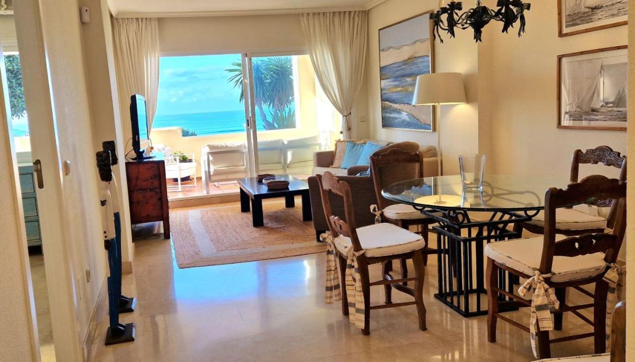 Beachfront Neptuno I, Complex,Views,Pool,Garden, Elviria Marbella Luaran gambar